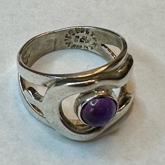 Sterling Silver Amethyst Ring Size 6 - Picture 6 of 6